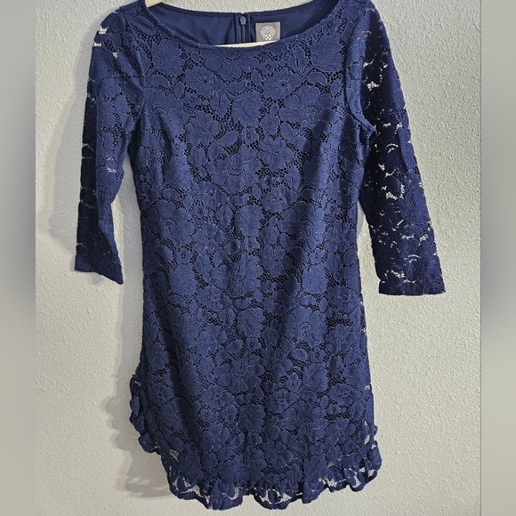 Beautiful Vince Camuto Navy Lace Dress, Size 4 - Picture 2 of 8